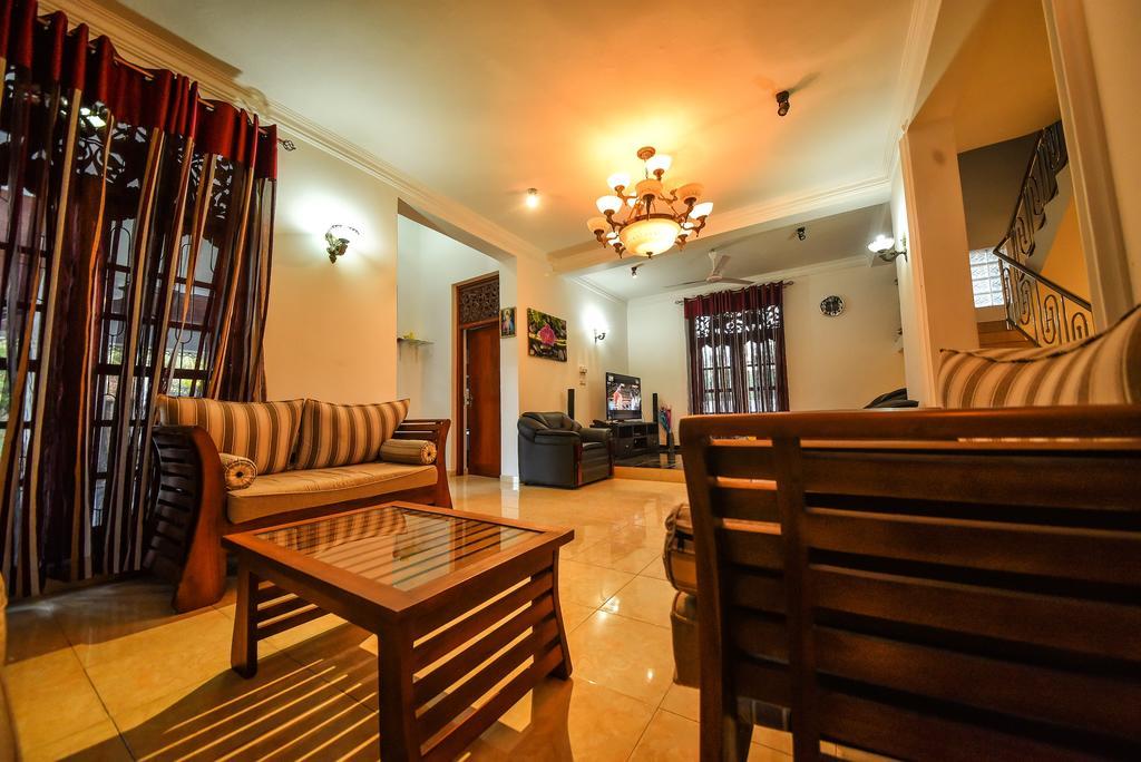 Asian Villa Negombo Exteriör bild