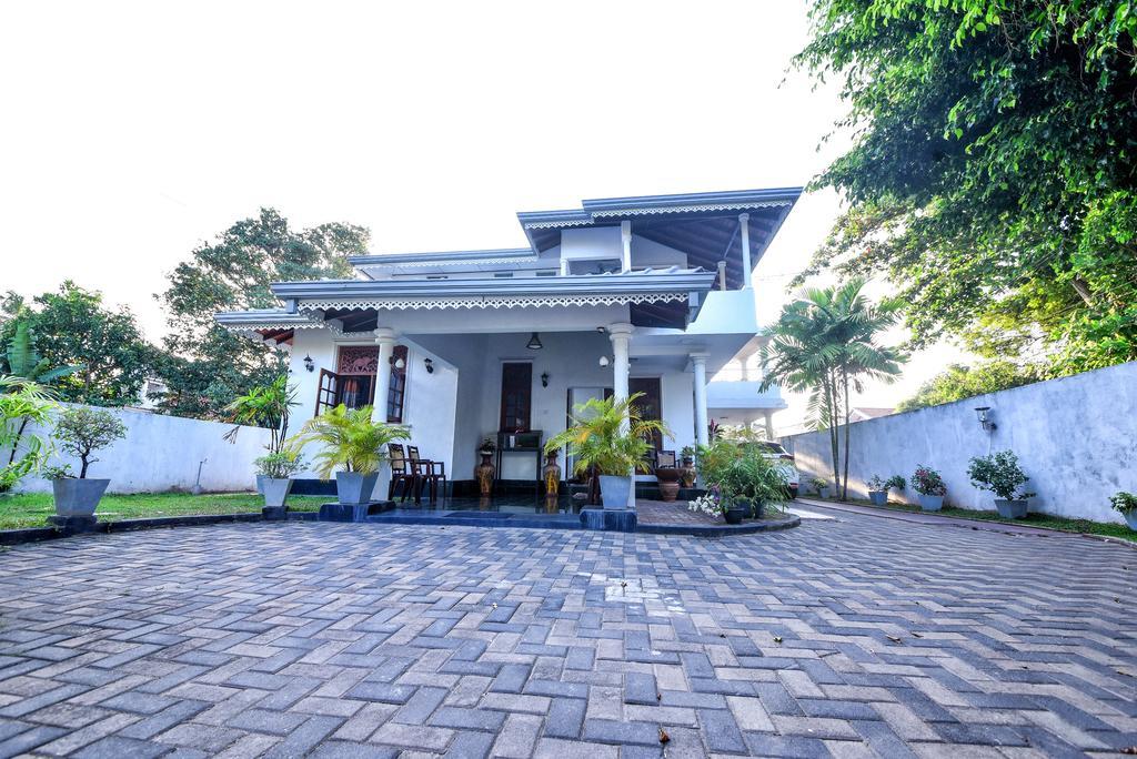 Asian Villa Negombo Exteriör bild
