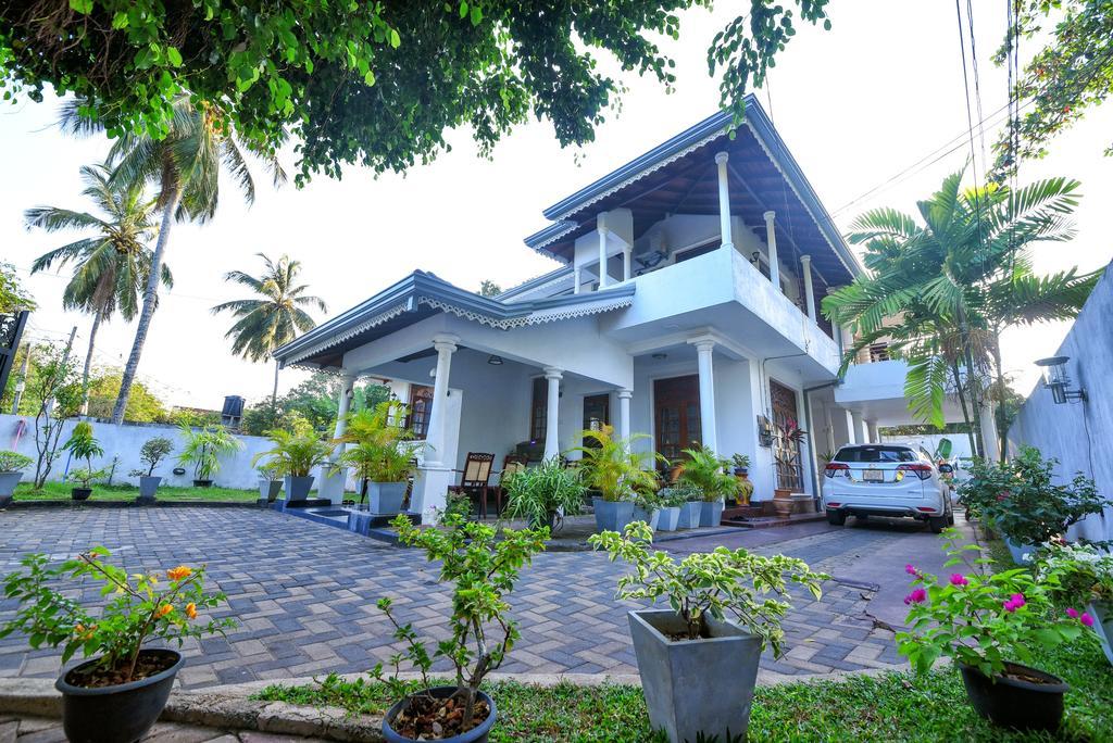 Asian Villa Negombo Exteriör bild